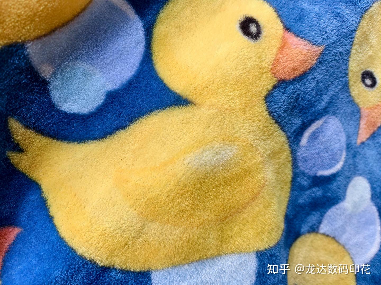 毛绒面料印花难题怎么破?龙达数码印花的数码渗透活毛工艺给出答案