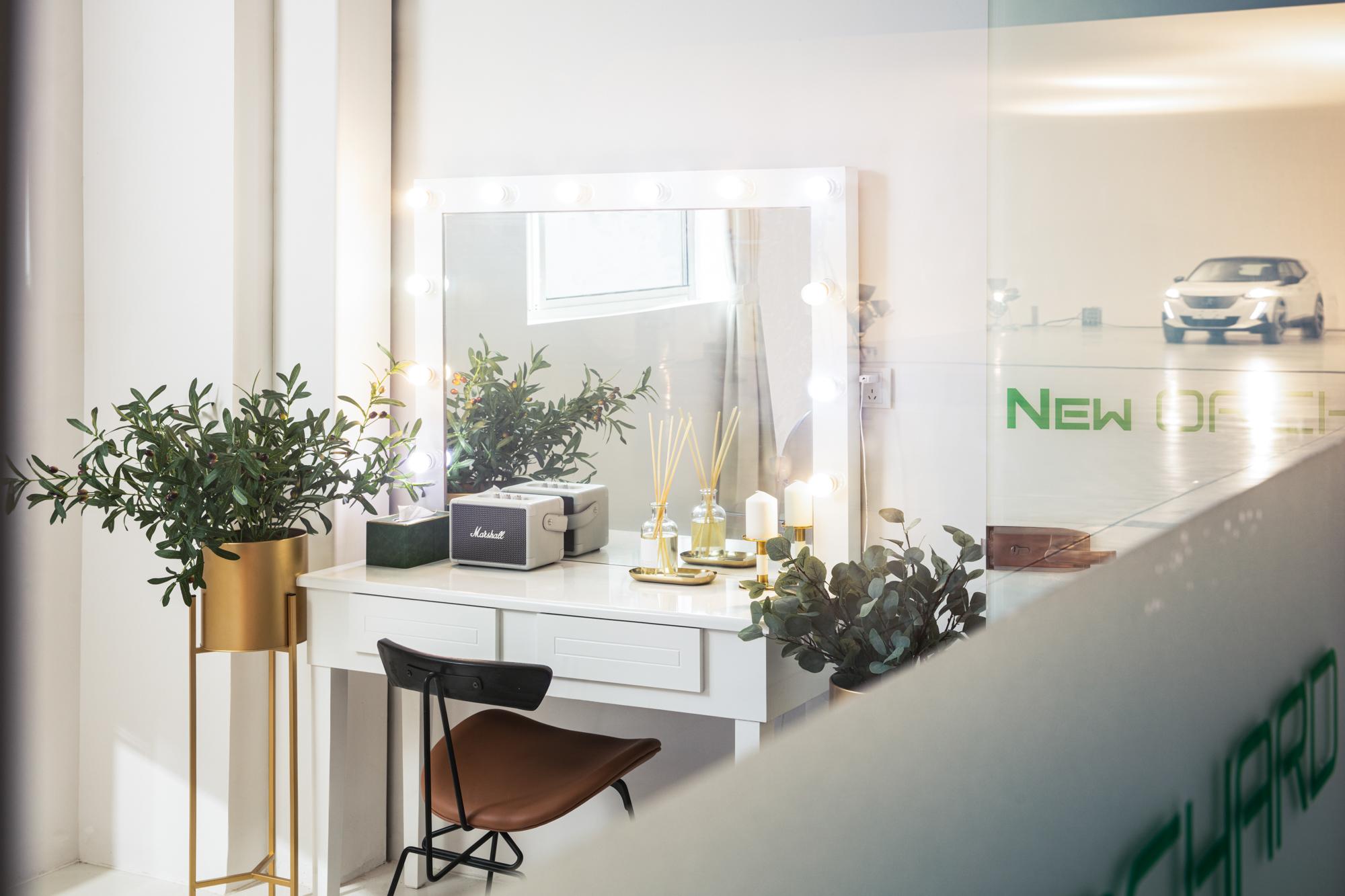 vip室和多功能化妆间全新的 studio上海影棚设有多处休息区,宽敞明亮