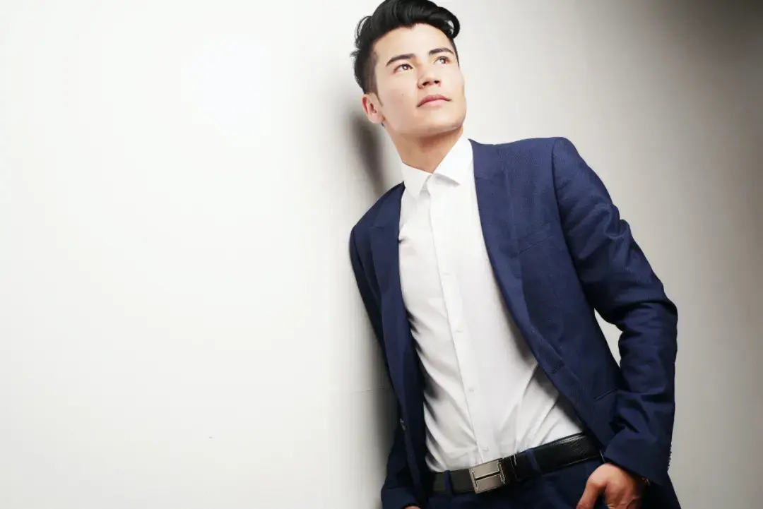 22届艺考生收藏播音艺考西服应该怎么选