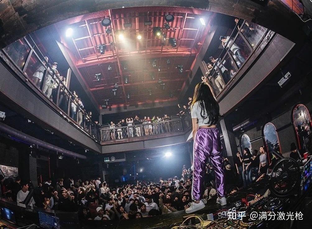 那些去当主播的天菜,现在都怎么样了? - 知乎