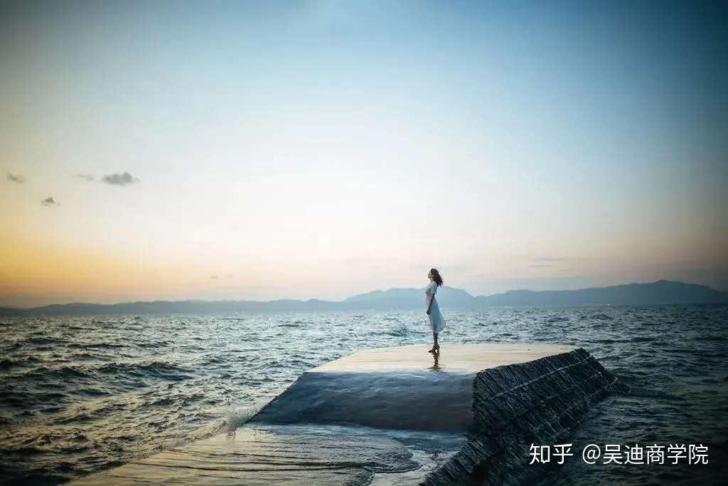 奔驰大裁员的背后你认为的稳定只是生活大动荡前的平静