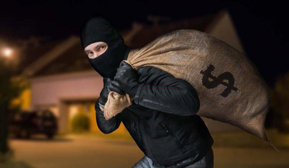 孩子出现小偷小摸的行为家长不要轻视要做好正确引导