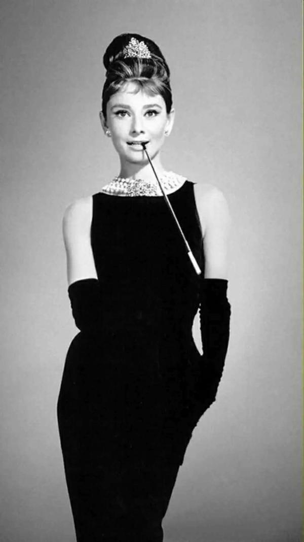 160张奥黛丽61赫本黑白照片合集(无水印版)