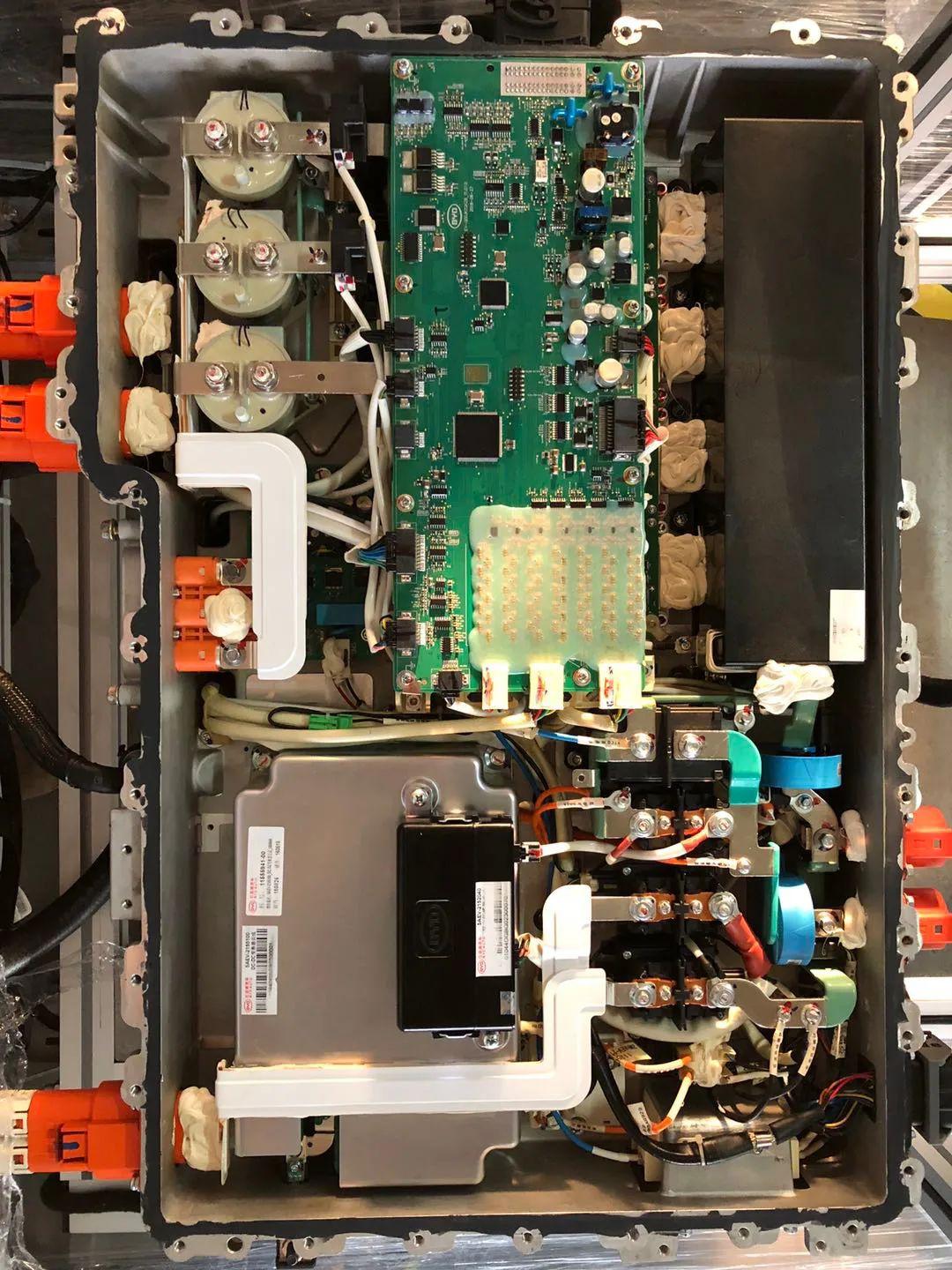 比亚迪e5高压电控总成内部构造