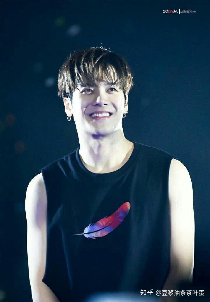 王嘉尔jackson怎么能笑得如此好看这般温暖治愈