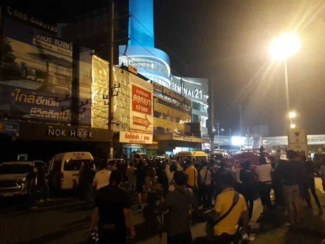 昨晚泰国突发枪击案枪手又在网上直播杀人全过程