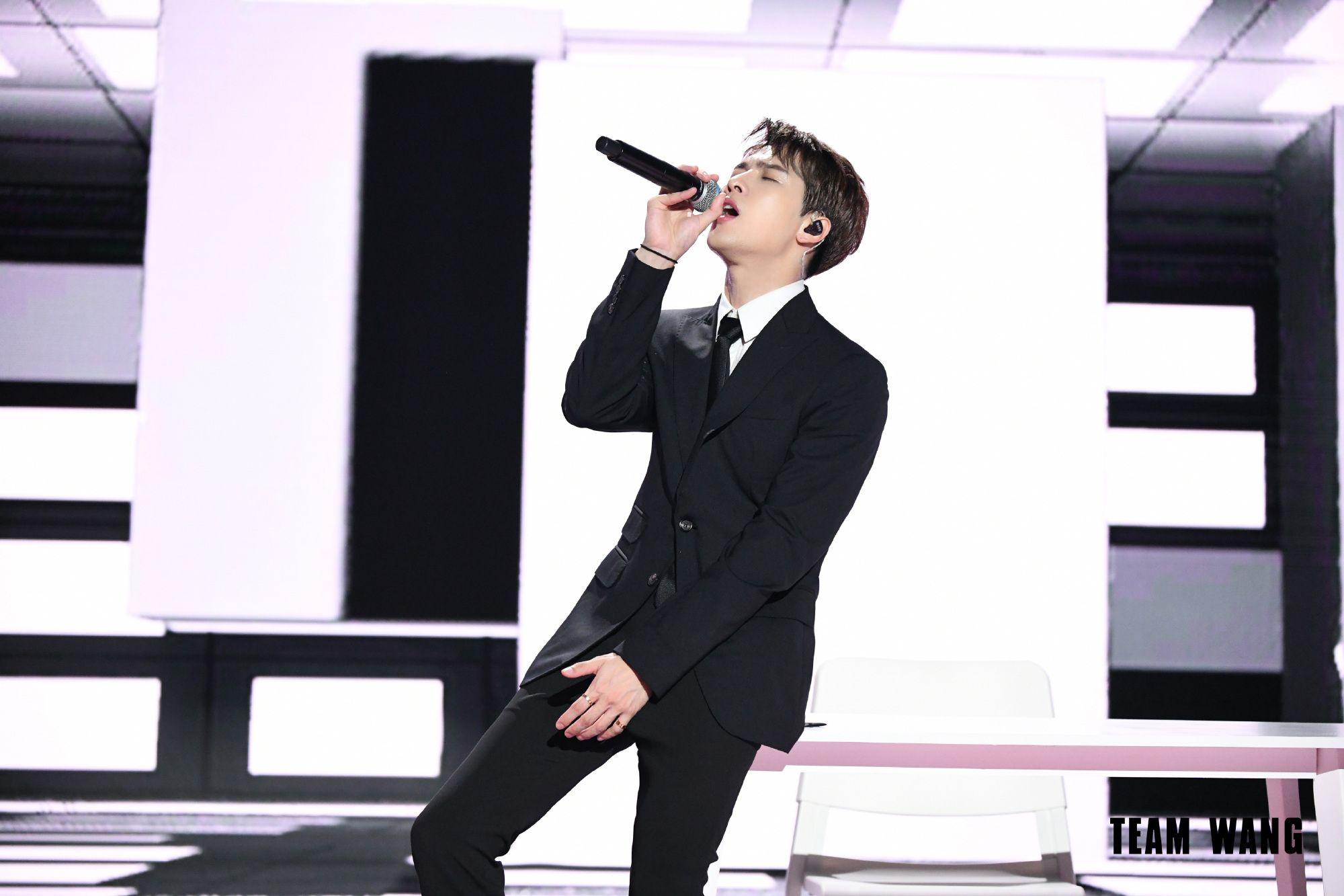 王嘉尔横屏电脑桌面壁纸