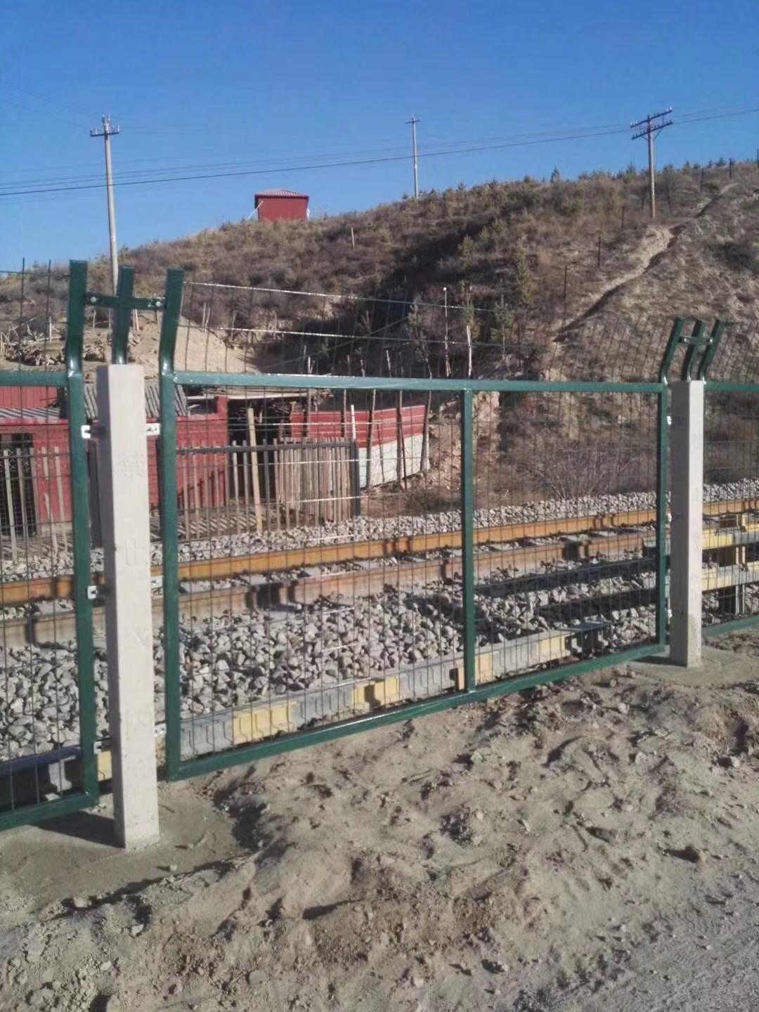 高铁与铁路线路防护栅栏施工方案和通线技术标准