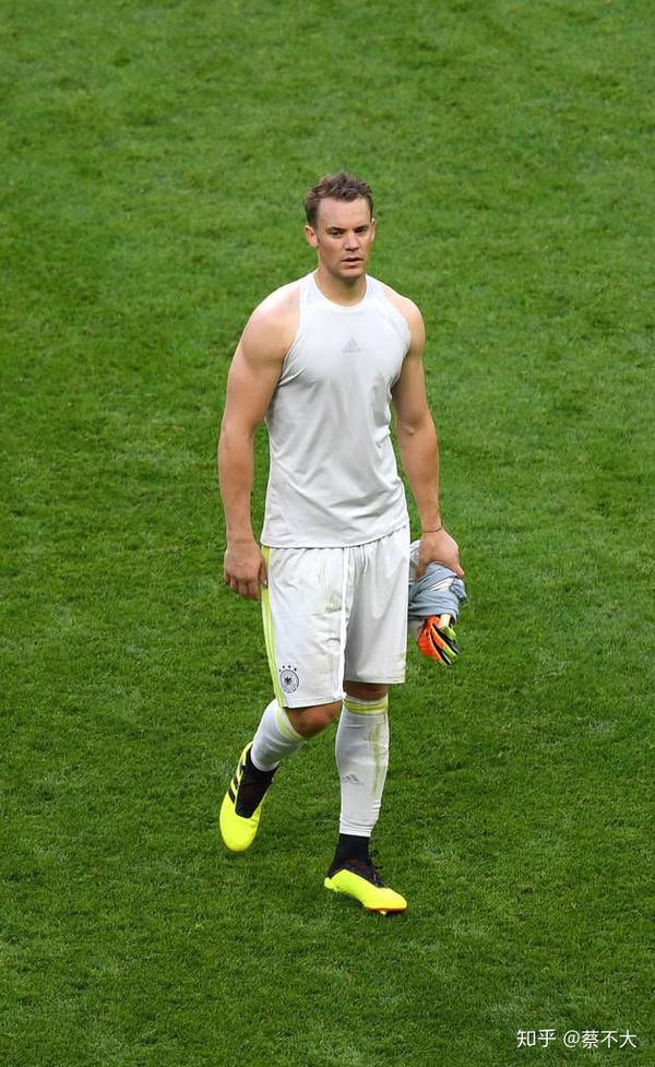如何评价德国球员诺伊尔?