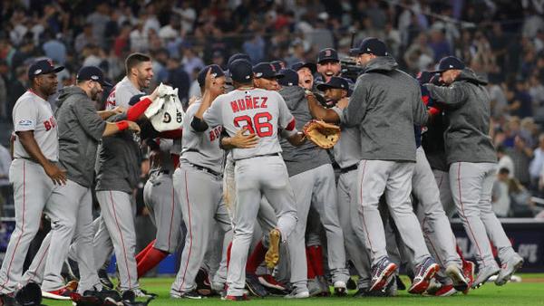 MLB门面战争:卖帽子完败的红袜凭啥成为扬基宿敌?