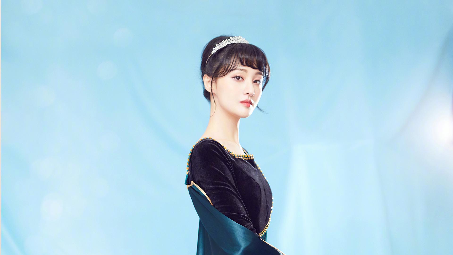 郑爽风波后现身北京卫视,被曝已录好退圈声明,被问弃养一言不发