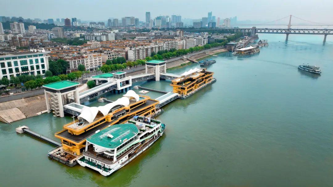 湖北武汉中华路红巷旅游码头开启试运营