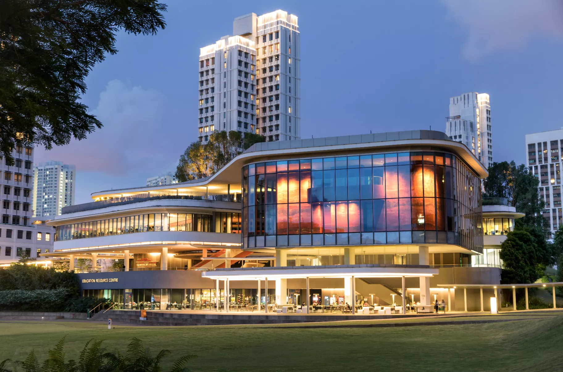 校园风景作为连续4年蝉联亚洲第一的新加坡国立大学实力还是十分强劲