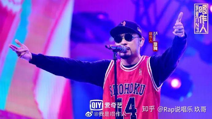 包子的个人猜测是为新专辑预热,从某种程度上来说,唱作人的舞台就是