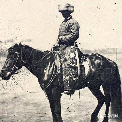 内战中的边缘人五阿拉什自治国和哈萨克军队