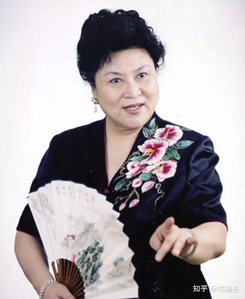 她说评书岳飞传时连不法分子都在家收听社会治安好了很多