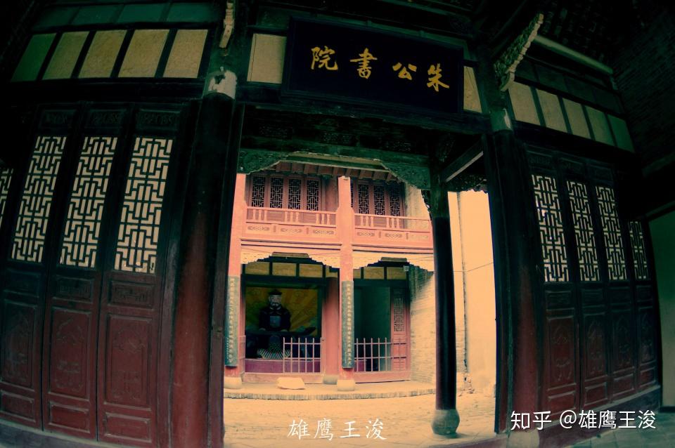 其中有人物115个,禽鸟33只,走兽67只,组成《李娘娘住寒窑》,《三顾