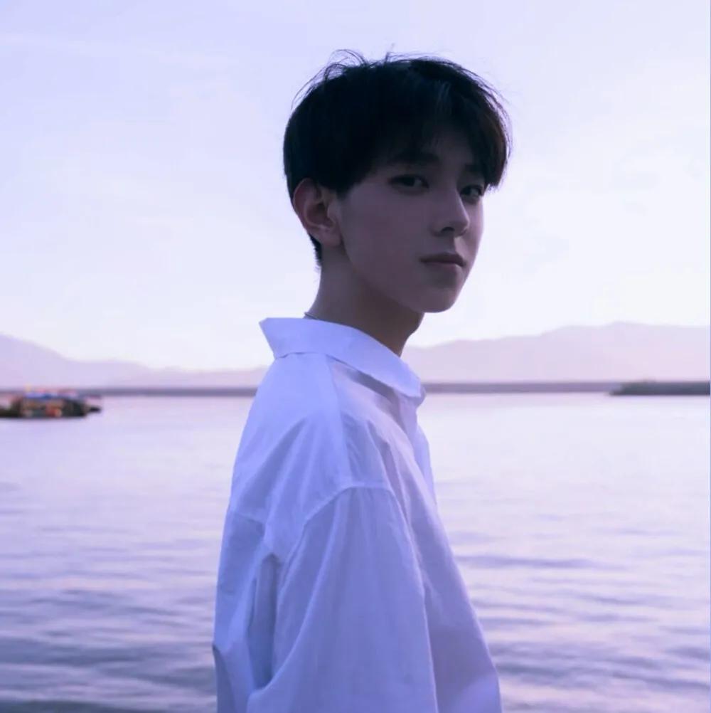 有没有一些看起来很干净的男生头像