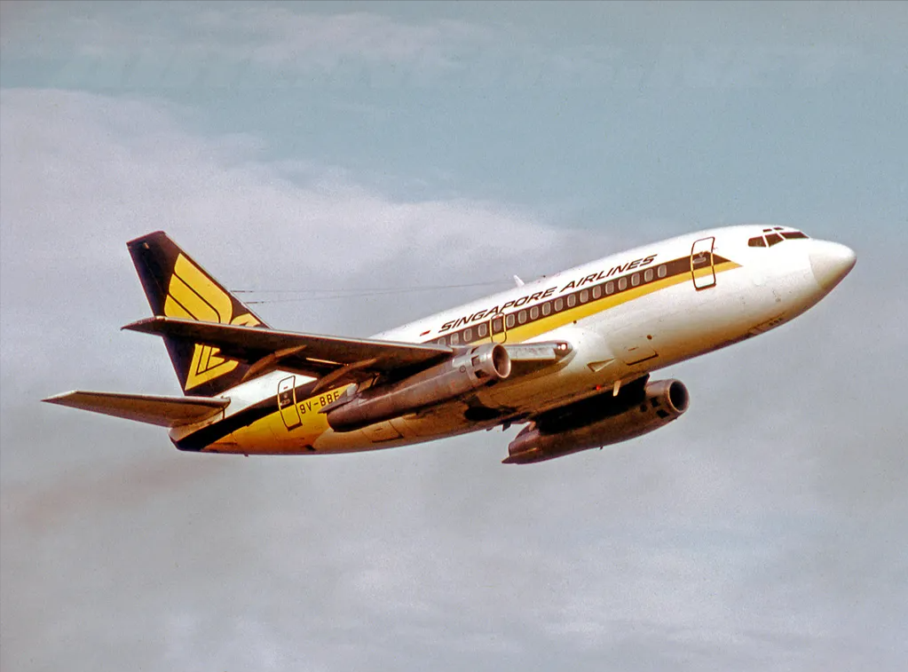 六,波音737-100,38架