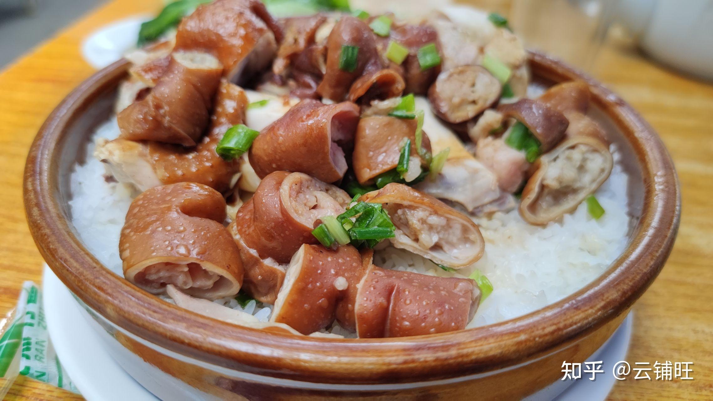 另外的菜式还有:头菜丝蒸鱼,焖猪手,烧鸭,南瓜蒸排骨等