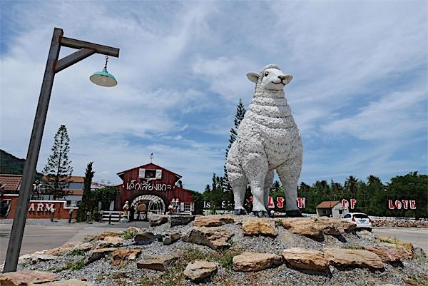 芭提雅瑞士绵羊牧场亲子欢乐游园好惬意