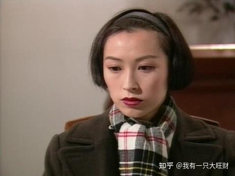 历经千帆,最终孑然一身,天地之大,仅剩她独自一人,蓝嘉文的爱情代价太