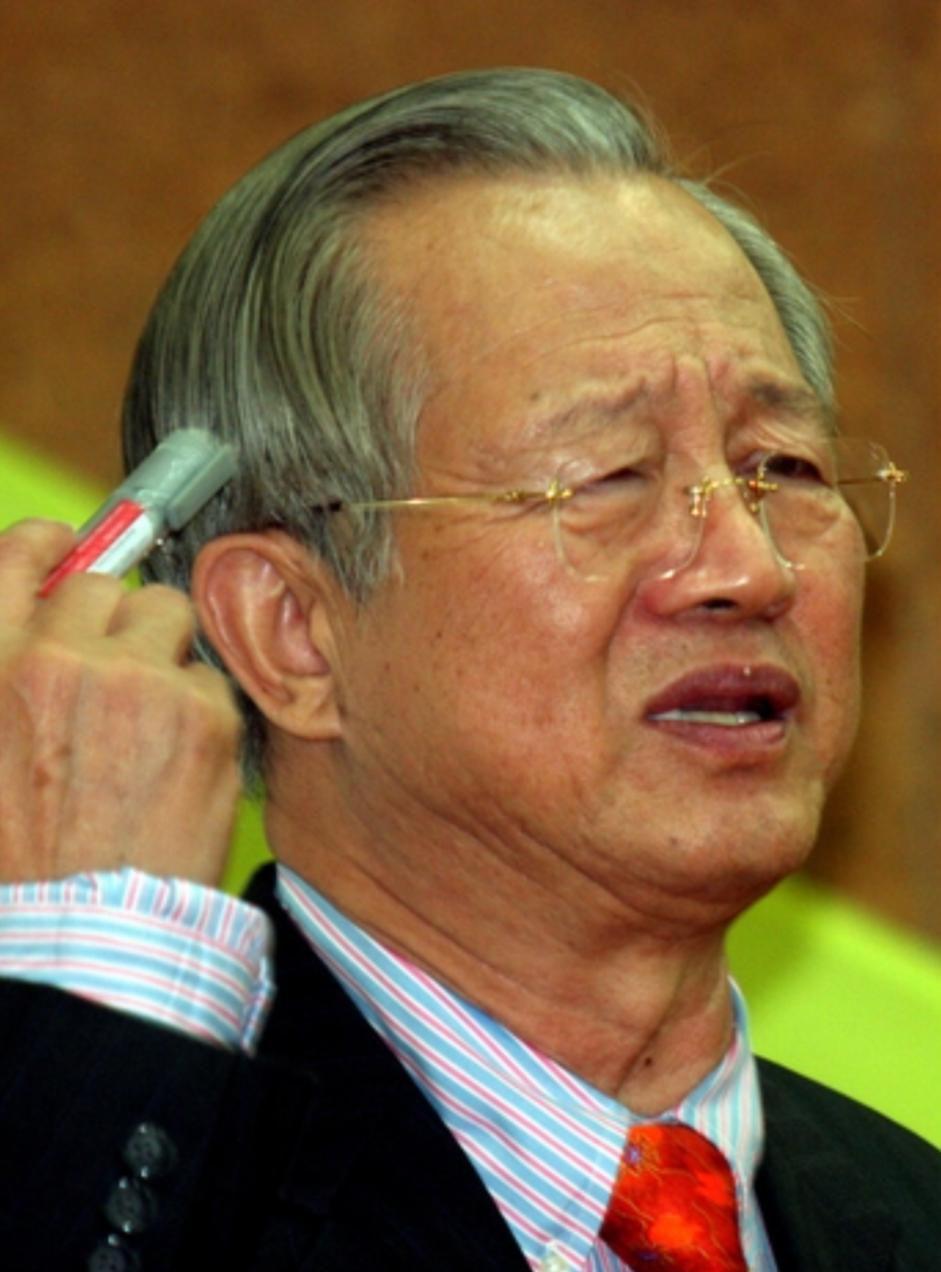 2015年,国学大师曾仕强哽咽着说出一个决定人类未来的预言? - 知乎