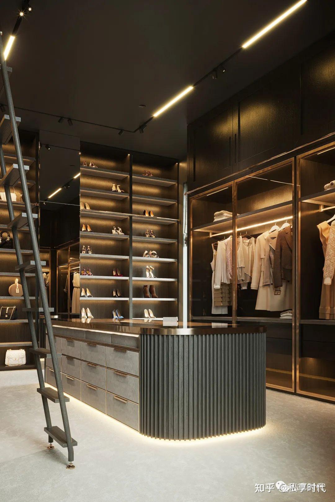 听说别墅豪宅里都有一个这样奢华的衣帽间