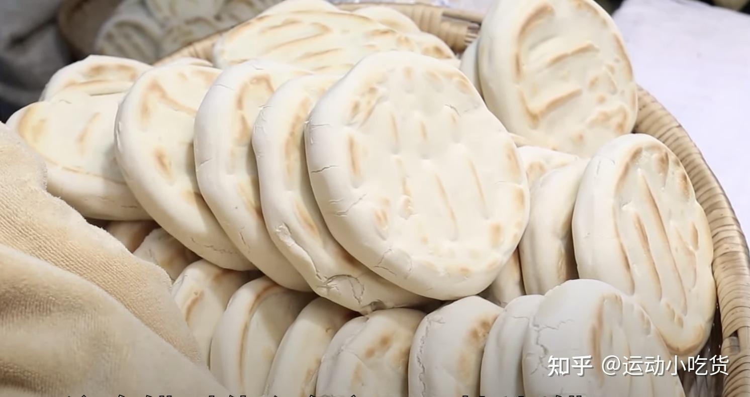 天冷了,来一碗羊肉泡馍吧!