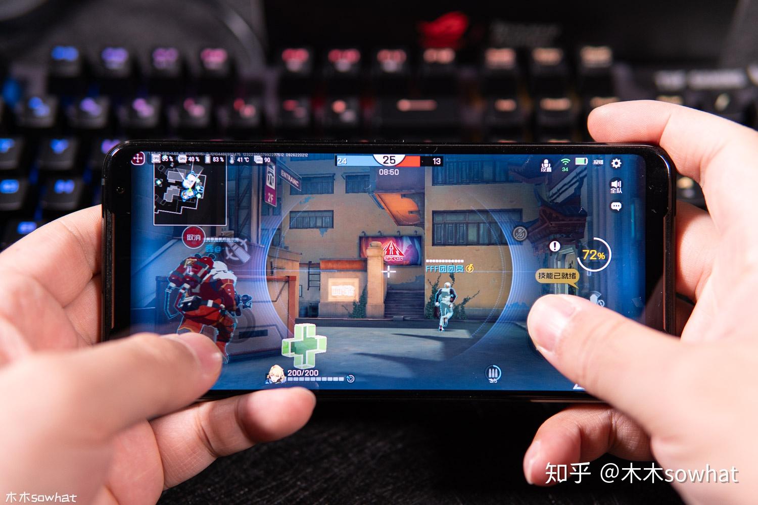 对于一款游戏手机来说,既要呈现出足够流畅清晰的游戏画面,又要信号