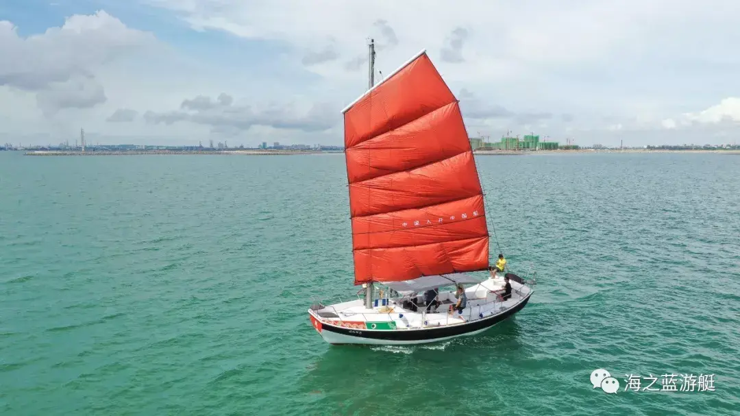 帆船达人老邝的现代中式帆船下水试航啦