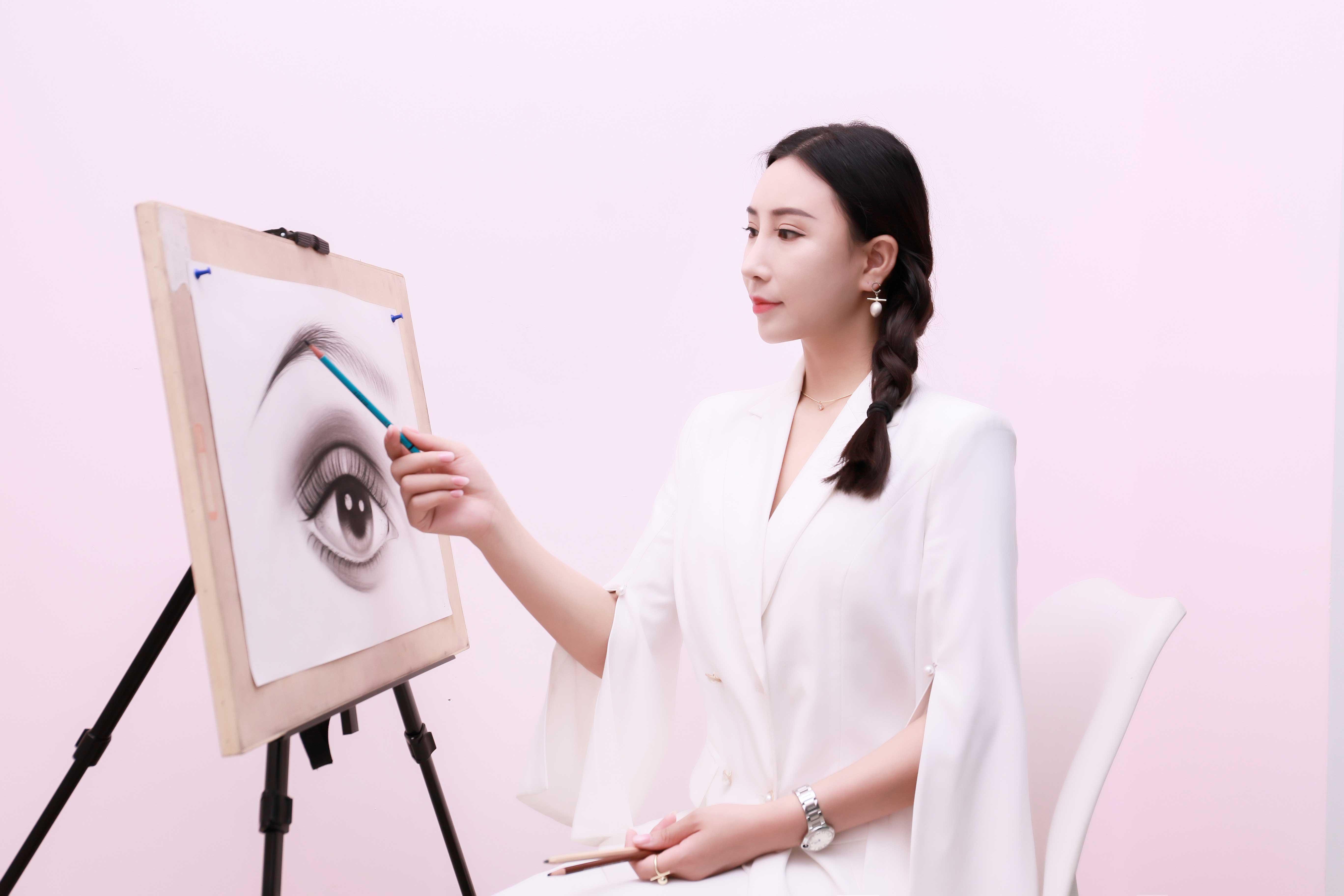 新时代的美业达人,有丰富的美容行业经验,涉猎美业