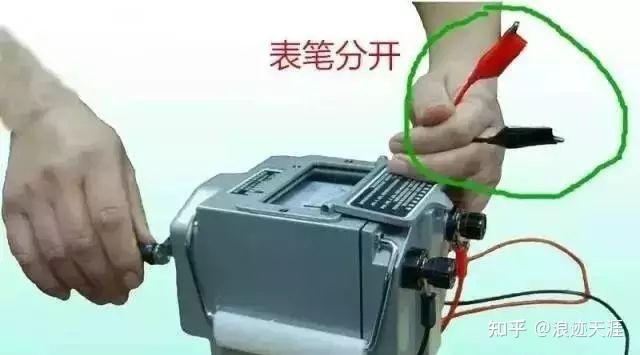 摇表作为电工的你会使用吗?附摇表使用方法图解 - 知乎