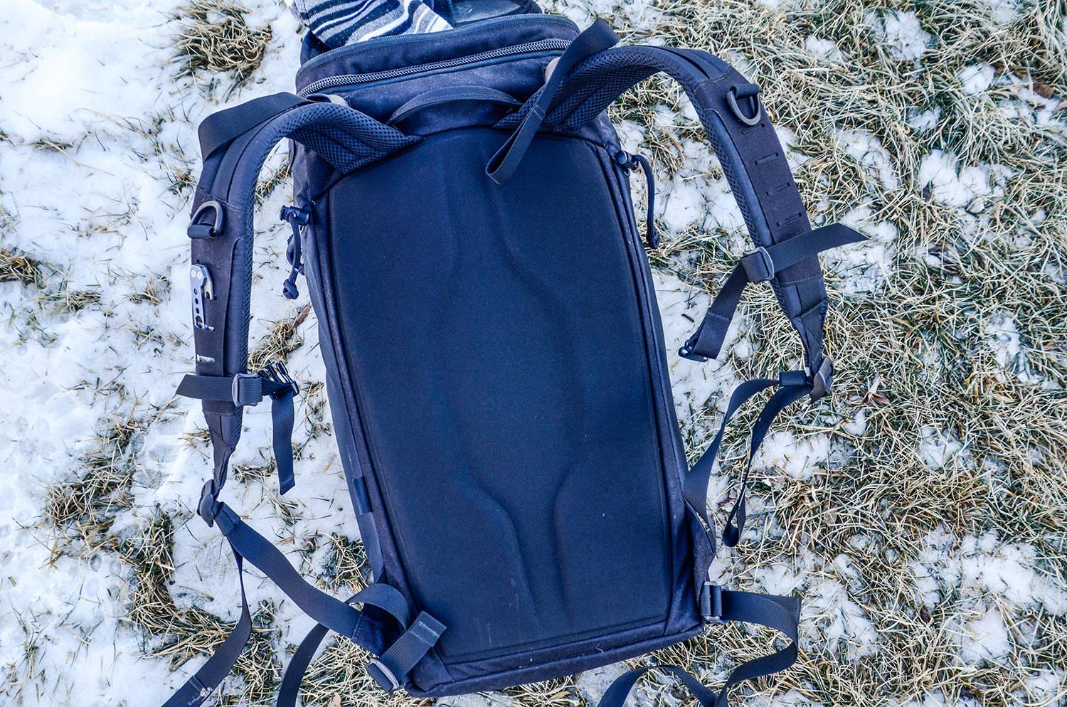 低调通勤,畅快户外:塔虎30升城市通勤背包 - 知乎