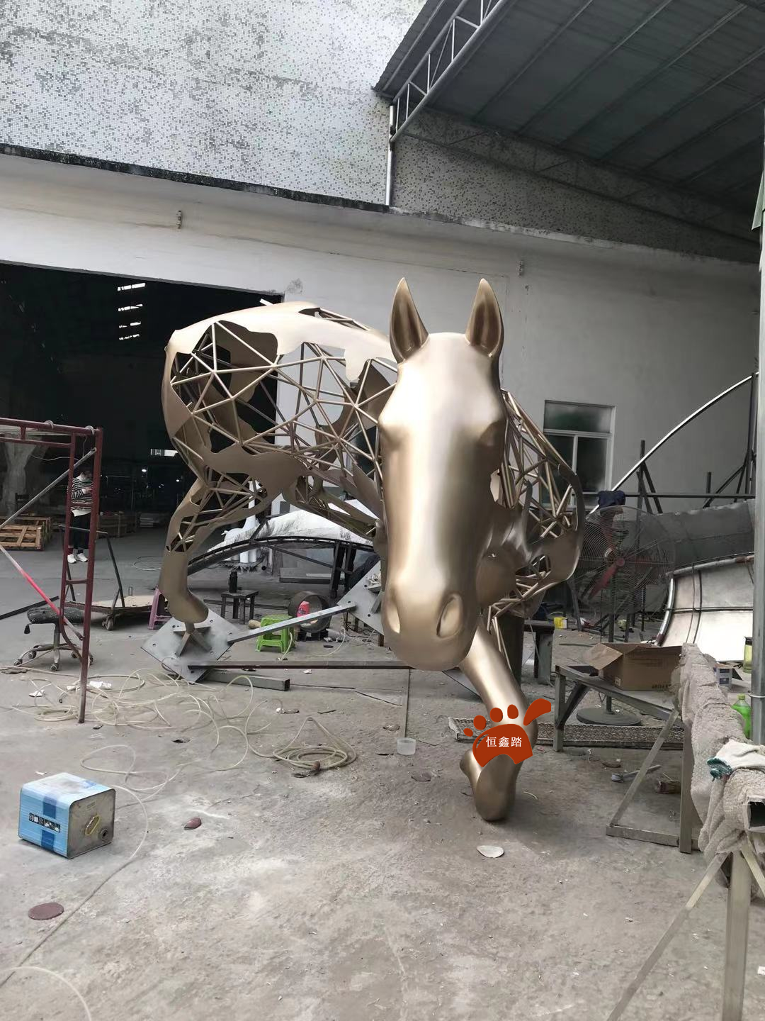 不锈钢马室外不锈钢雕塑报价 zhuanlan.zhihu.com