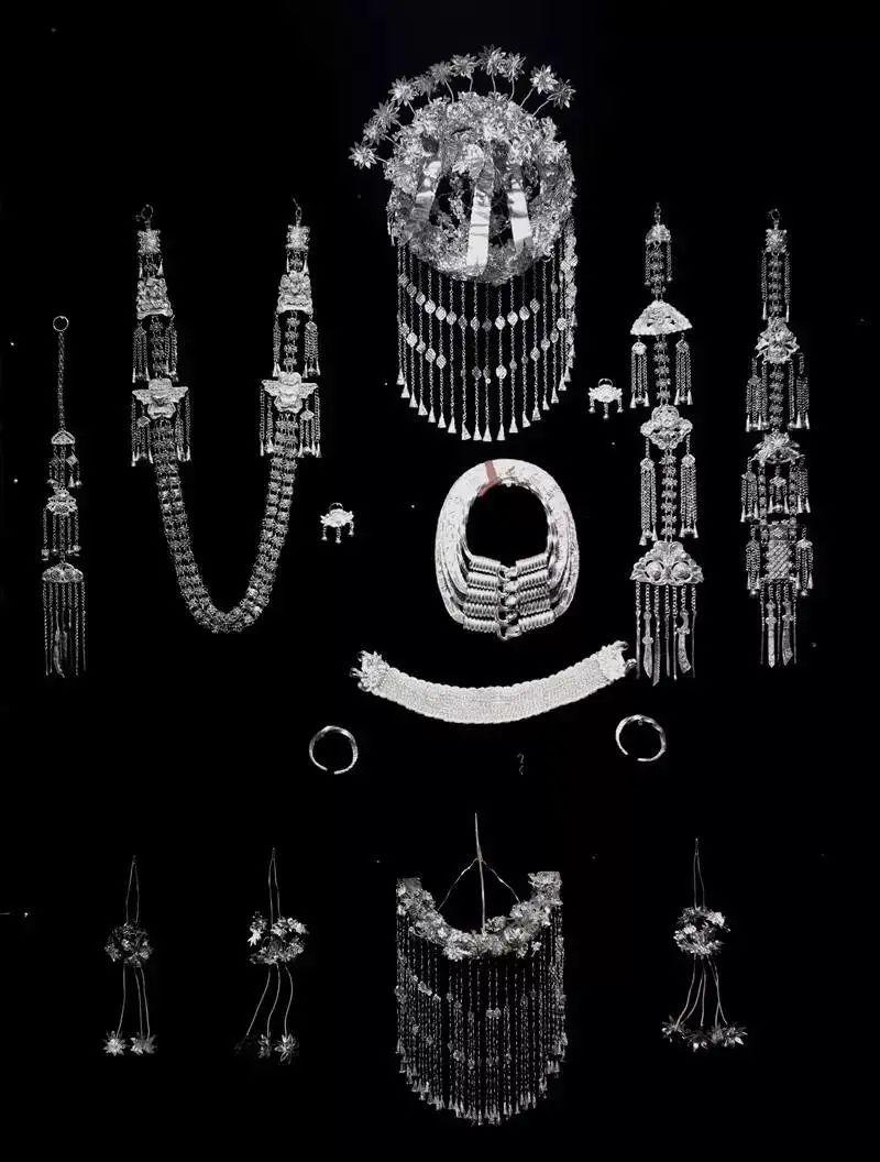 苗族银饰是什么