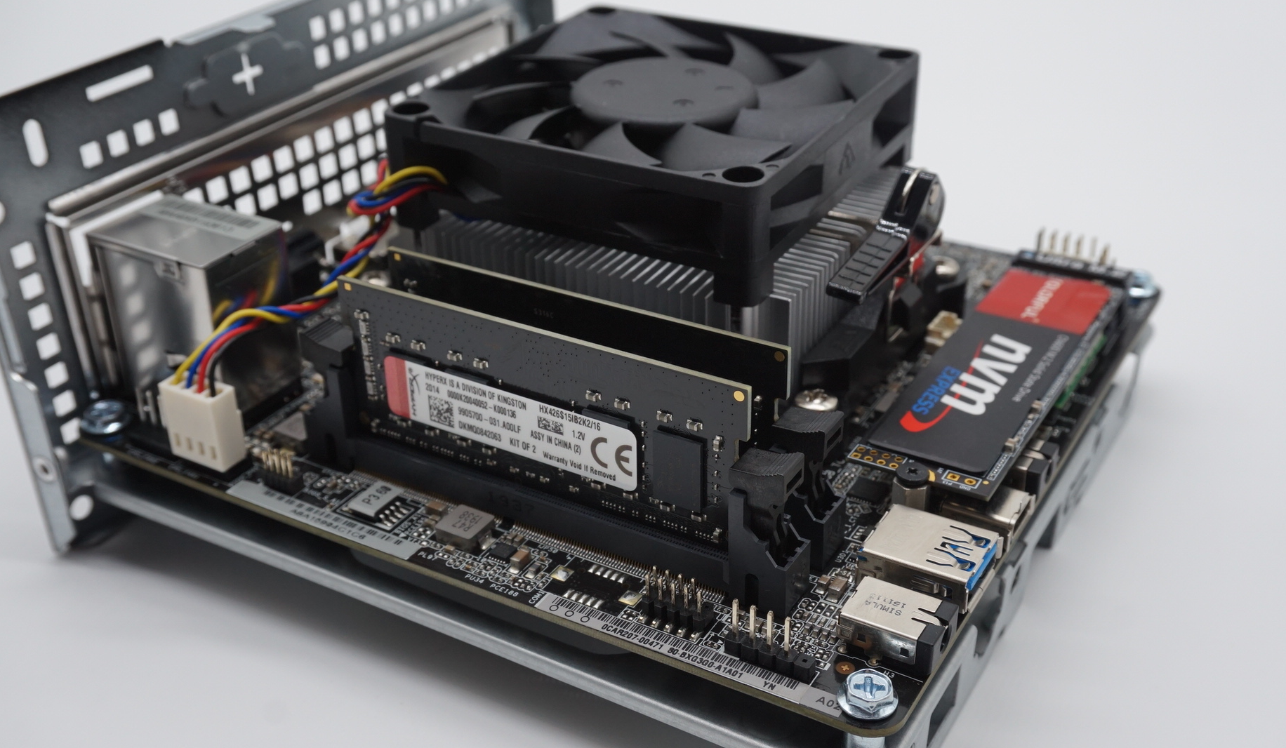 空间利用率与性价比的完美结合deskminia300200ge带来超小办公电脑