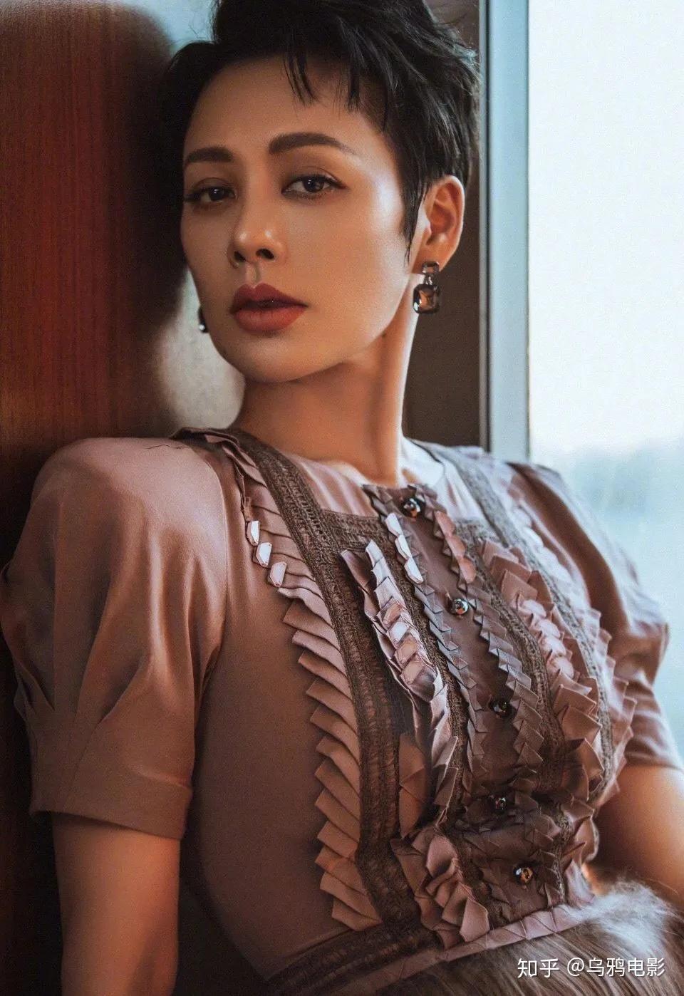 被刷屏热议,怼天怼地,拽到上天…她凭什么这么狂?