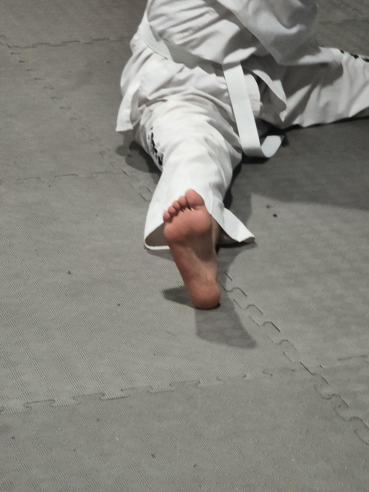 女生跆拳道赤脚脚底图片