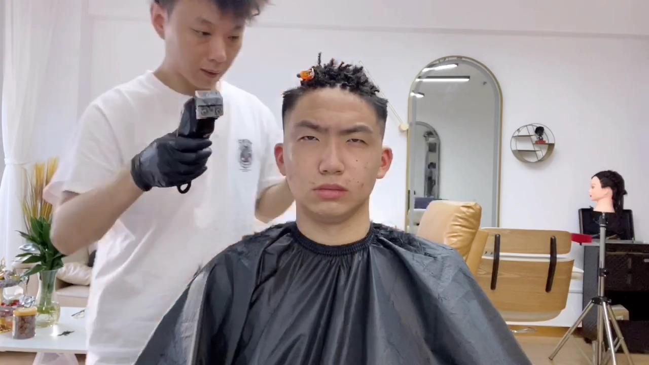 男孩子也可以接发