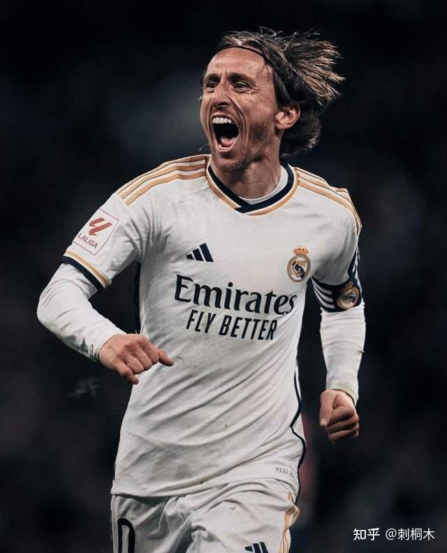 卢卡·莫德里奇:掌控节奏的"球场艺术家"