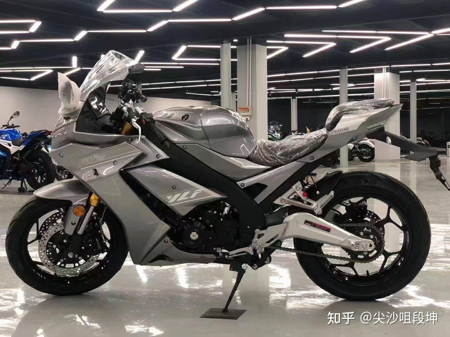 国产雅马哈r1m战斗灰