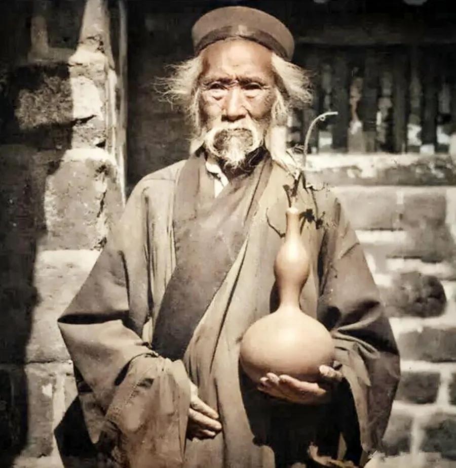 红军排长遭马家军追杀,道士冒死收留,13年后找到部队 - 知乎