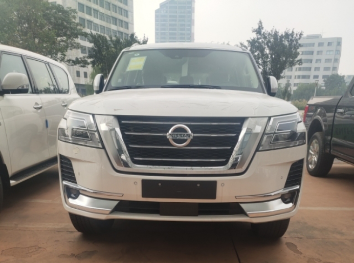 6titanium钛金为途乐顶级旗舰版车型,与陆巡5700顶配一个级别,售价在