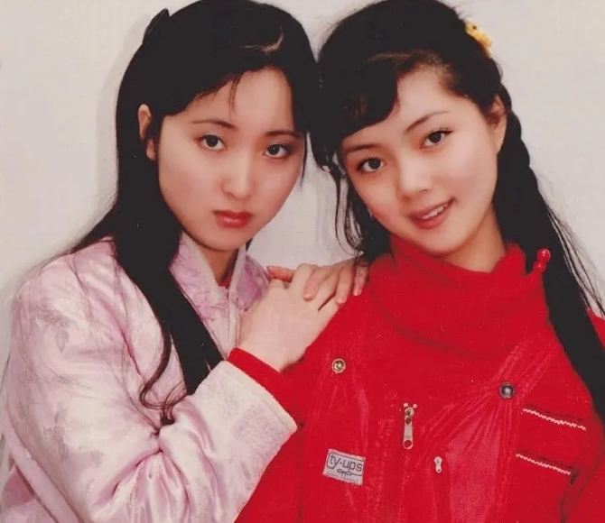 他是贾宝玉扮演者曾透露暗恋剧组一名女演员说剧组小伙子都暗恋她