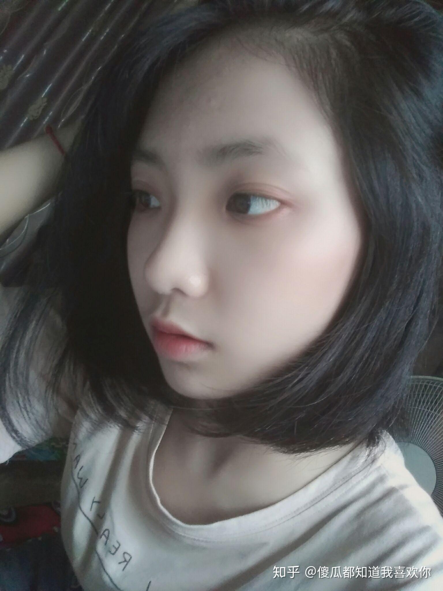 高中时素颜就好看的女生长大化妆后岂不是逆天吗