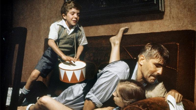 新德国电影运动的历史影响?