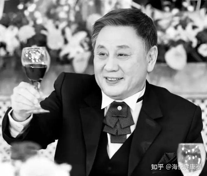 宗华老师无儿无女,先后经历了2段婚姻的他抗拒要孩子,曾经在50岁的