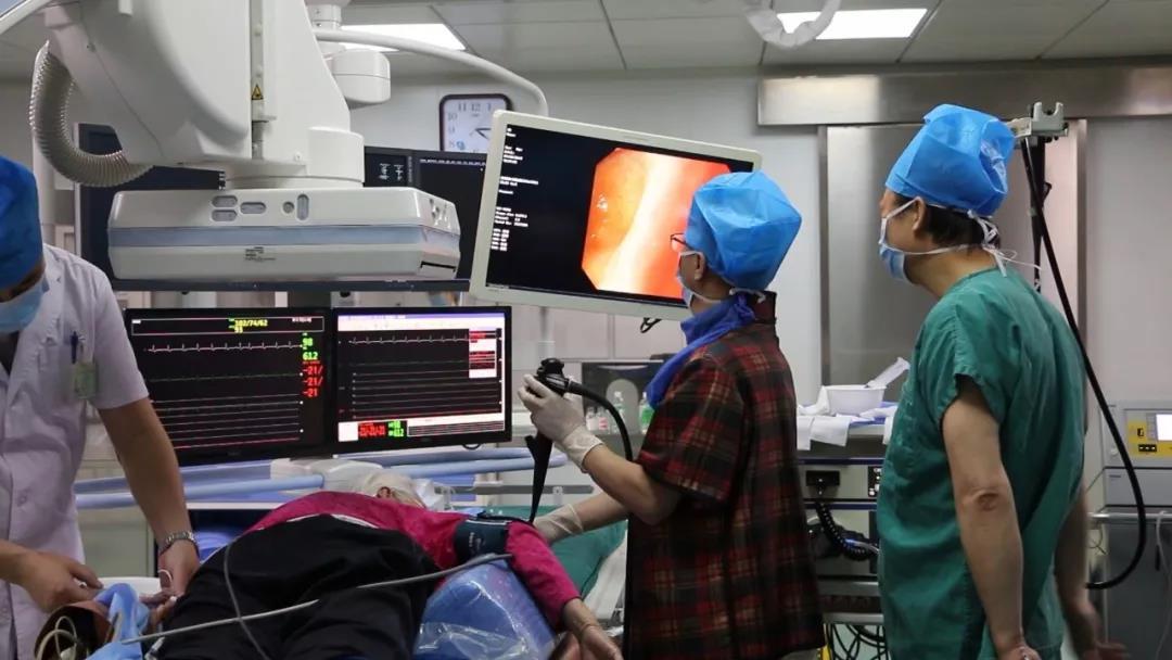 她持续腹痛10余天最终被这个叫ercp的技术解决啦