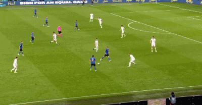 欧洲杯决赛 博努奇破门 卢克肖进球 意大利点球4-3英格兰 获冠军 第3张